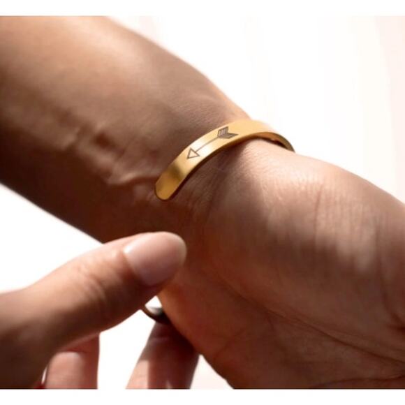 RETAIL $80 Mint & Lilly I AM THE STORM Gold open cuff bracelet*GIFT pouch - Picture 3 of 3